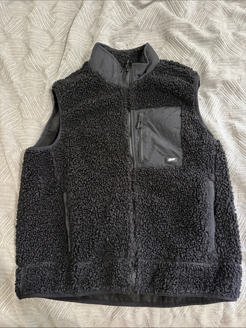 Pull&Bear Men's Black Sherpa Fleece Vest with Chest Zip Pocket